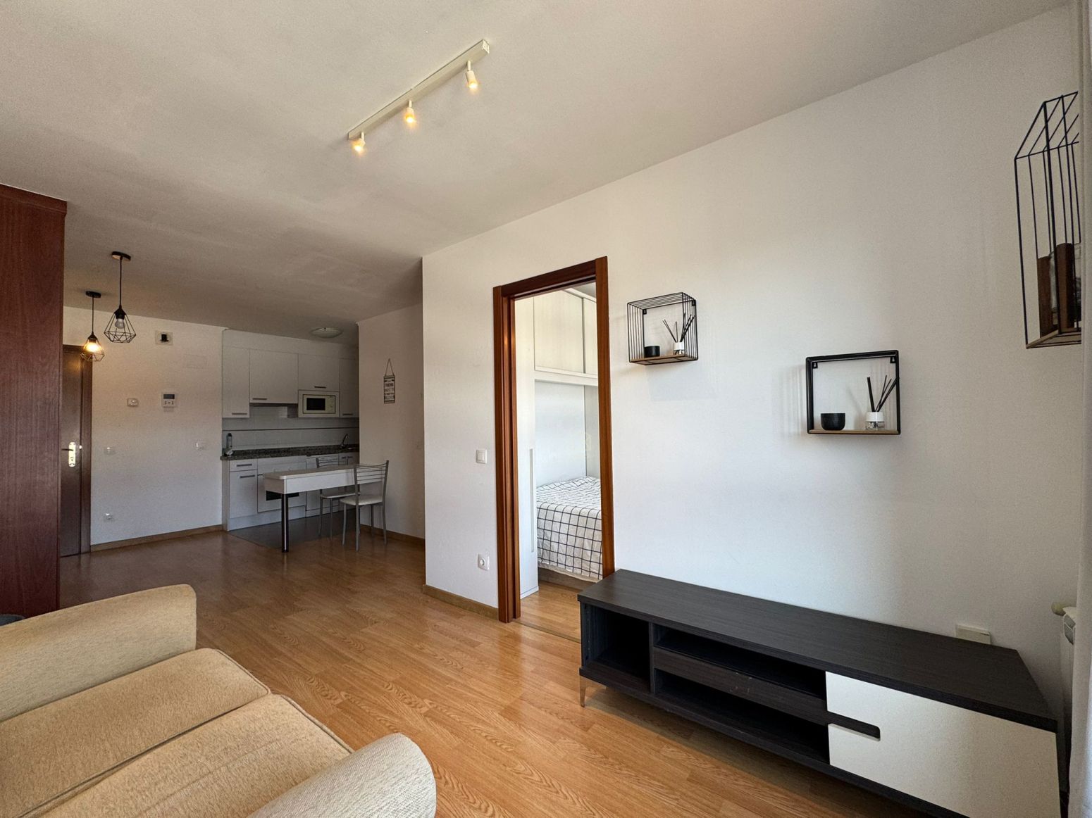 Living room of Flat to rent in Gijón   with Heating, Private garden and Furnished