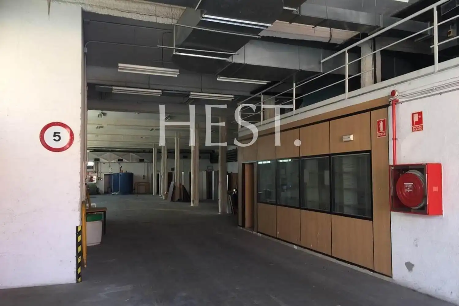 Industrial building for sale in Carrer del Tambor del Bruc