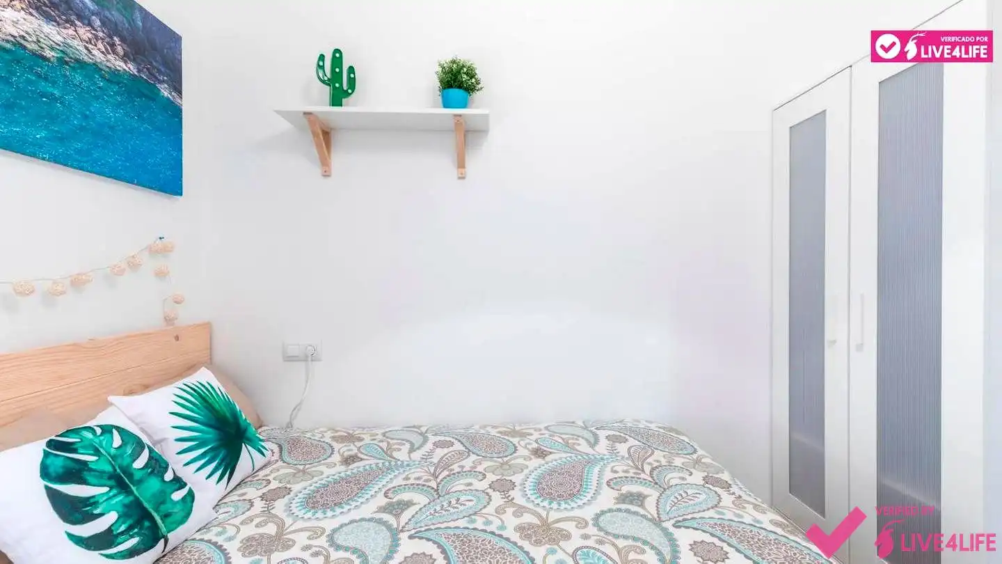 Bedroom of Apartments for rent in Valencia  with Air Conditioner, Parquet flooring and Furnished