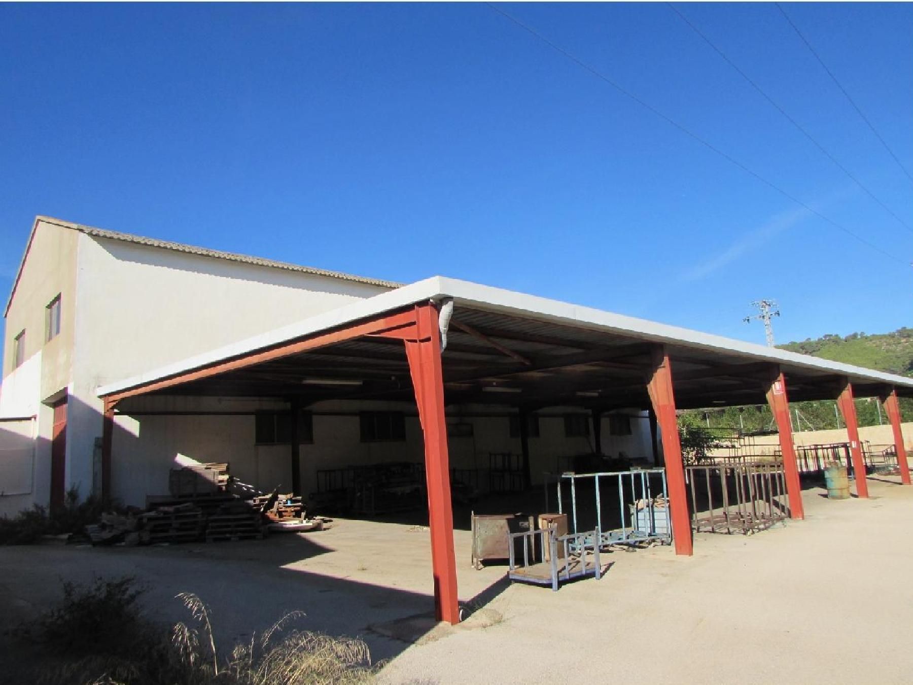 Vista exterior de Nave industrial en venta en Tavernes de la Valldigna