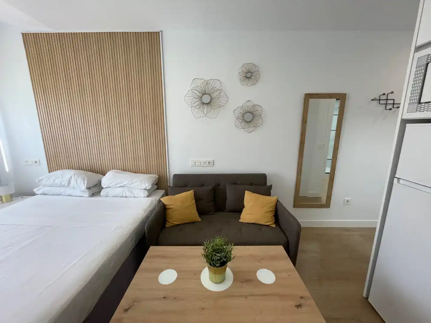 Bedroom of Study for rent in Torremolinos  with Air Conditioner, Swimming Pool and Furnished