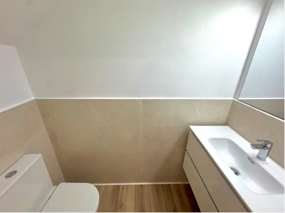 Baño de Casa adosada en venta en Vilanova i la Geltrú con Aire acondicionado, Terraza y Horno