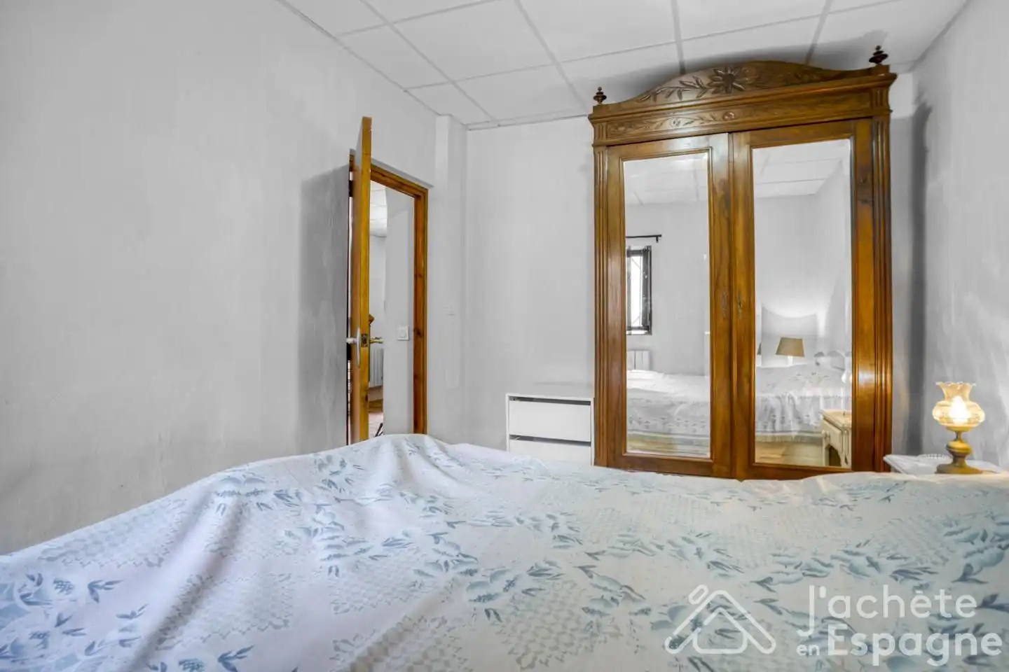 Dormitori de Casa o xalet en venda en Cortes de Pallás amb Aire condicionat, Parquet i Moblat