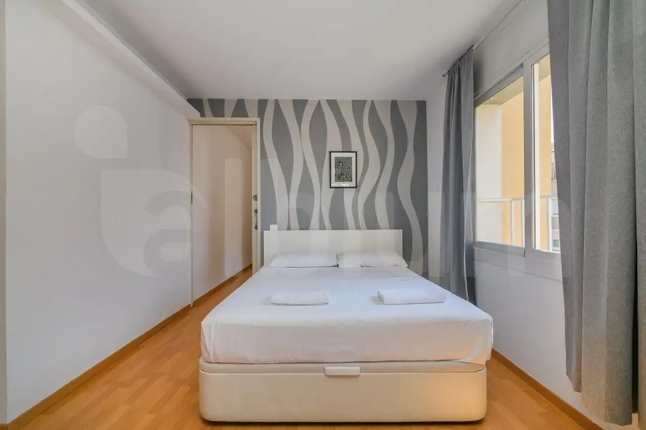 Schlafzimmer von Wohnung zum Verkauf in Barcelona mit Klimaanlage, Parkett und Möbliert