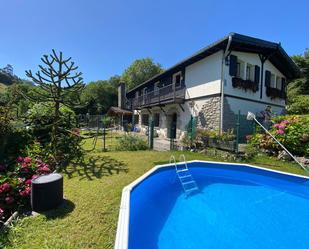 Swimming pool of House or chalet for sale in Castro-Urdiales  with Heating, Private garden and Terrace