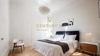 Bedroom of Flat for sale in  Madrid Capital