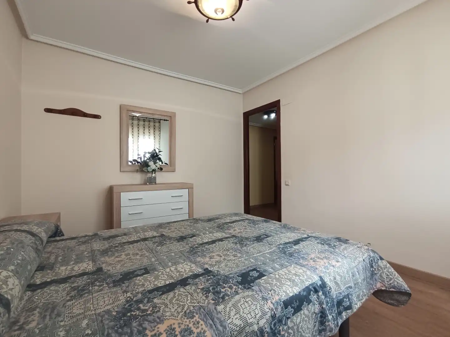 Schlafzimmer von Wohnung zur Miete in Gijón  mit Heizung, Abstellraum und Möbliert