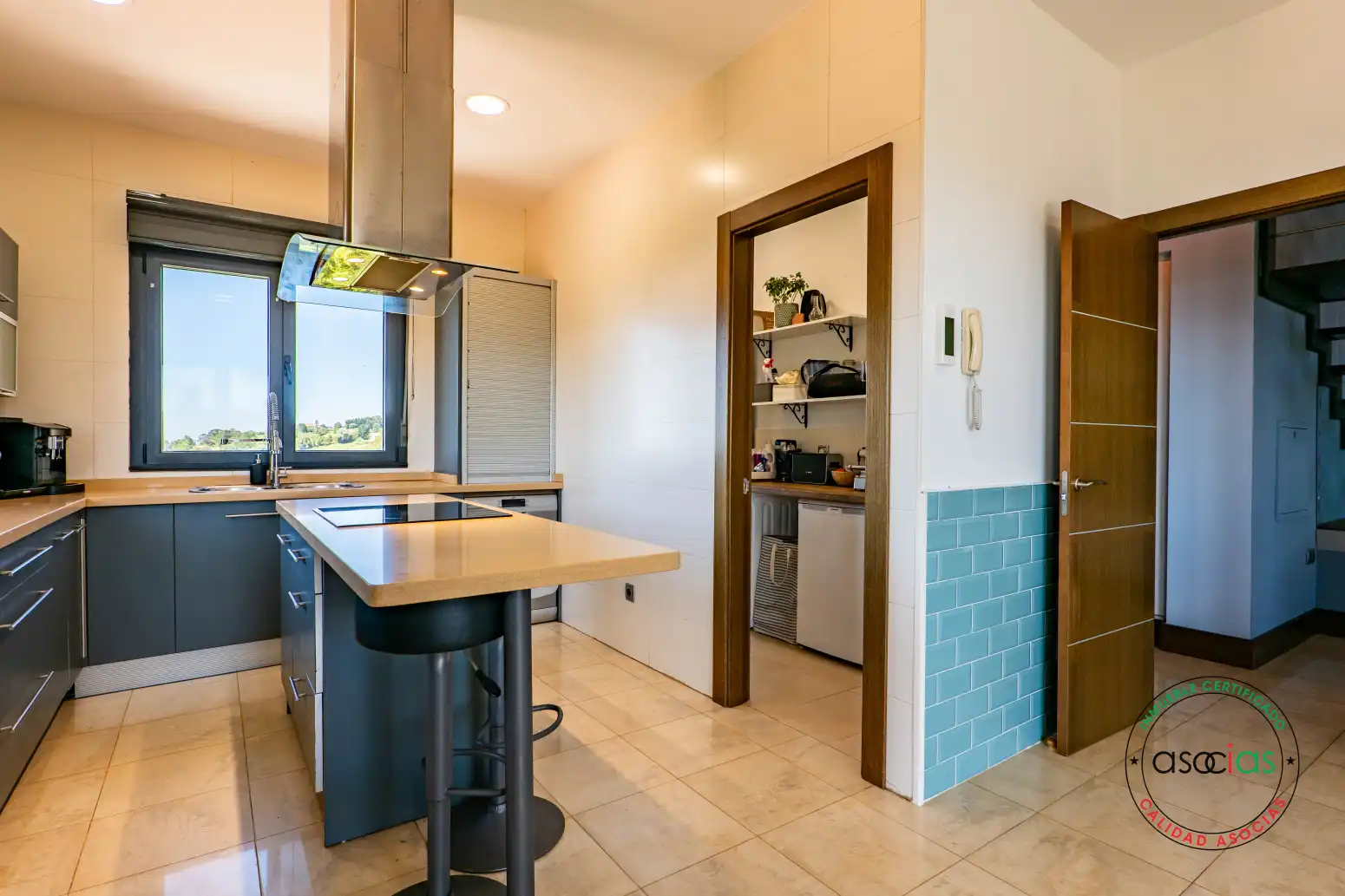 Cocina de Casa o chalet en venta en Gijón  con Calefacción, Jardín privado y Terraza