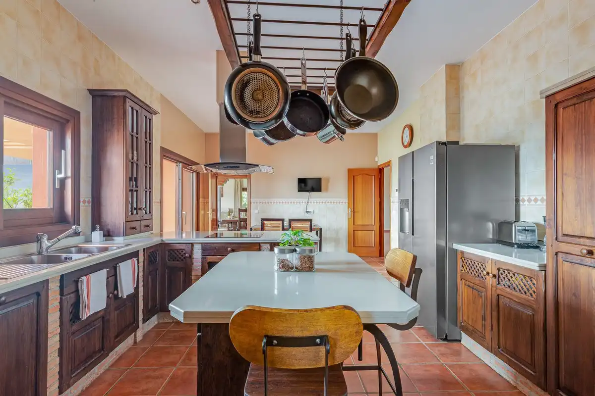 Chalet con piscina en venta en Calle Benahavis, imagen 9