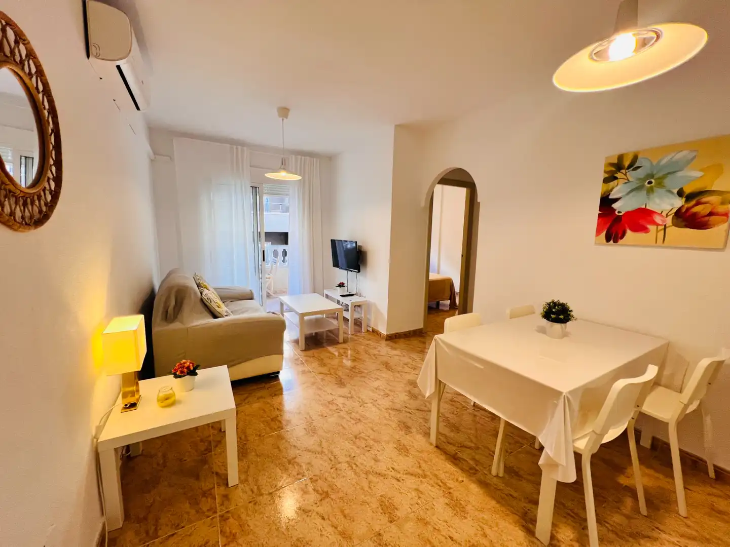 Vista exterior de Apartamento en venta en Torrevieja con Aire acondicionado, Terraza y Amueblado