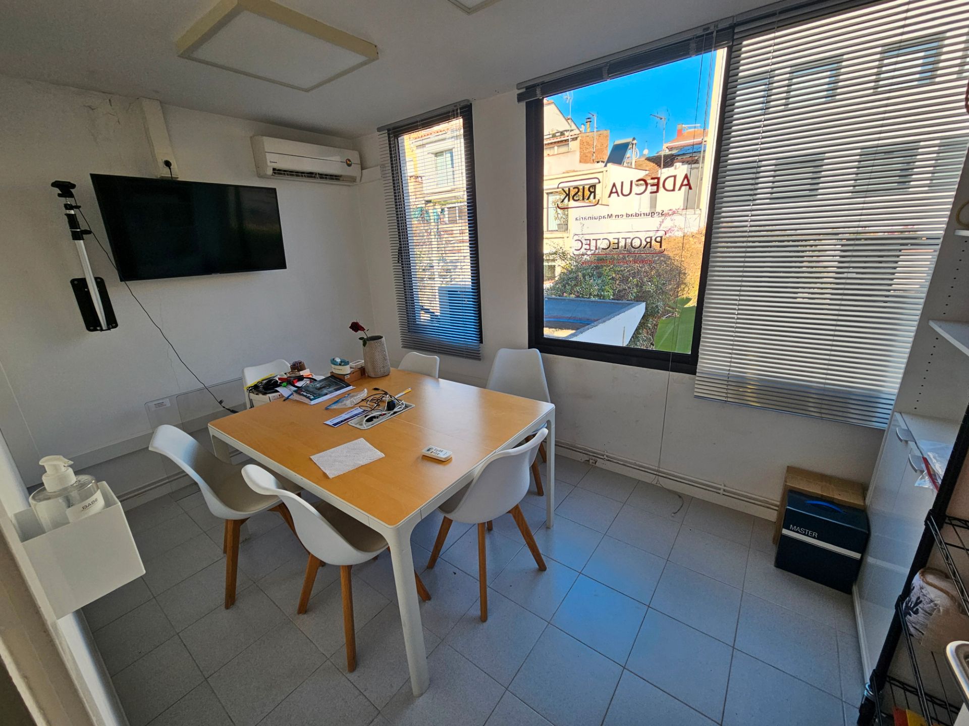 Office for sale in Sabadell  with Air Conditioner and Heating