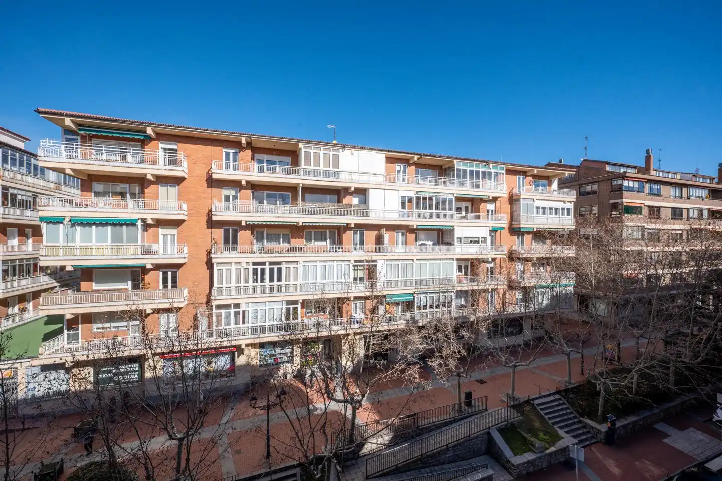 Vista exterior de Piso en venta en Ávila con Calefacción, Parquet y Terraza