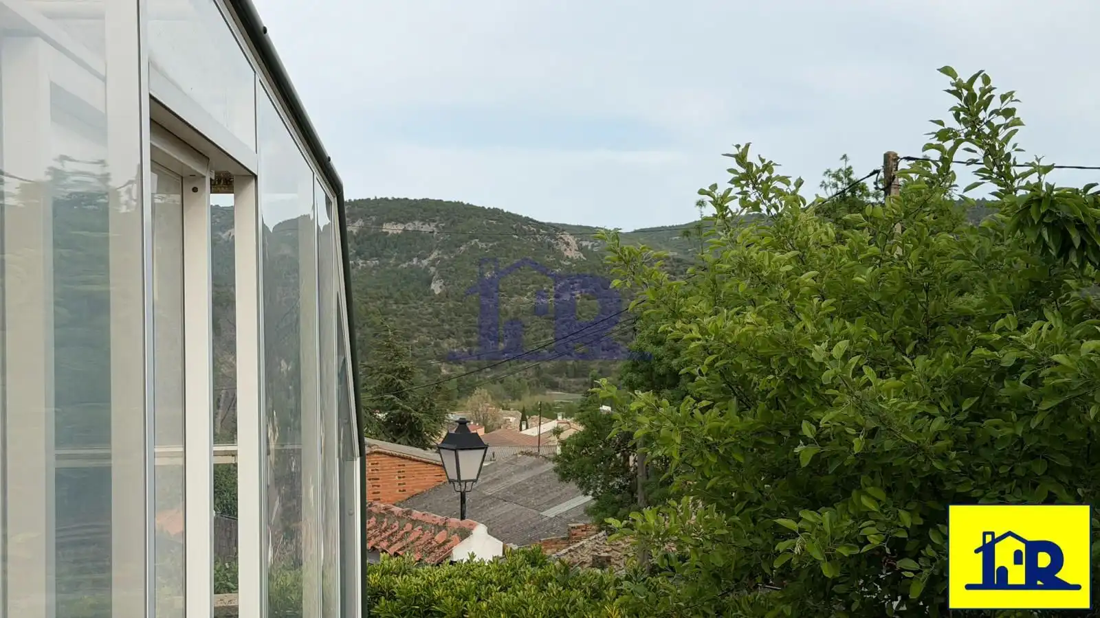 Terrassa de Casa o xalet en venda en Villalba de la Sierra amb Calefacció, Traster i Piscina
