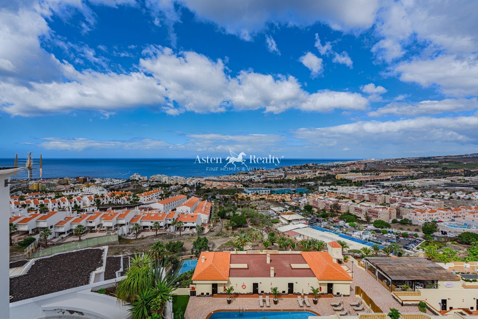 Exterior view of House or chalet for sale in Adeje  with Air Conditioner, Private garden and Terrace