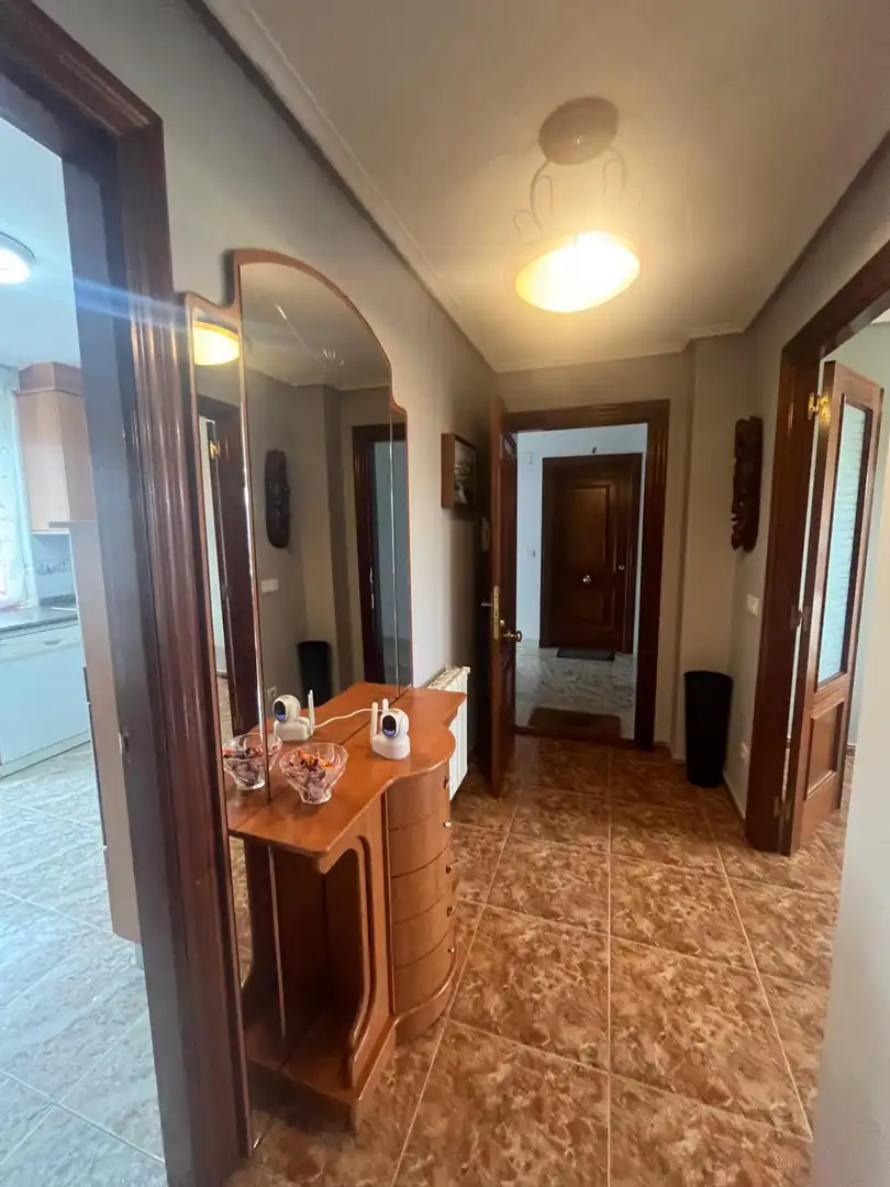 Wohnung zum Verkauf in Bárcena de Cicero mit Heizung, Terrasse und Möbliert