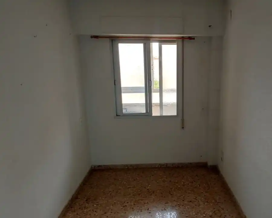 Habitación de Piso en venta en Valencia con Horno y Balcón