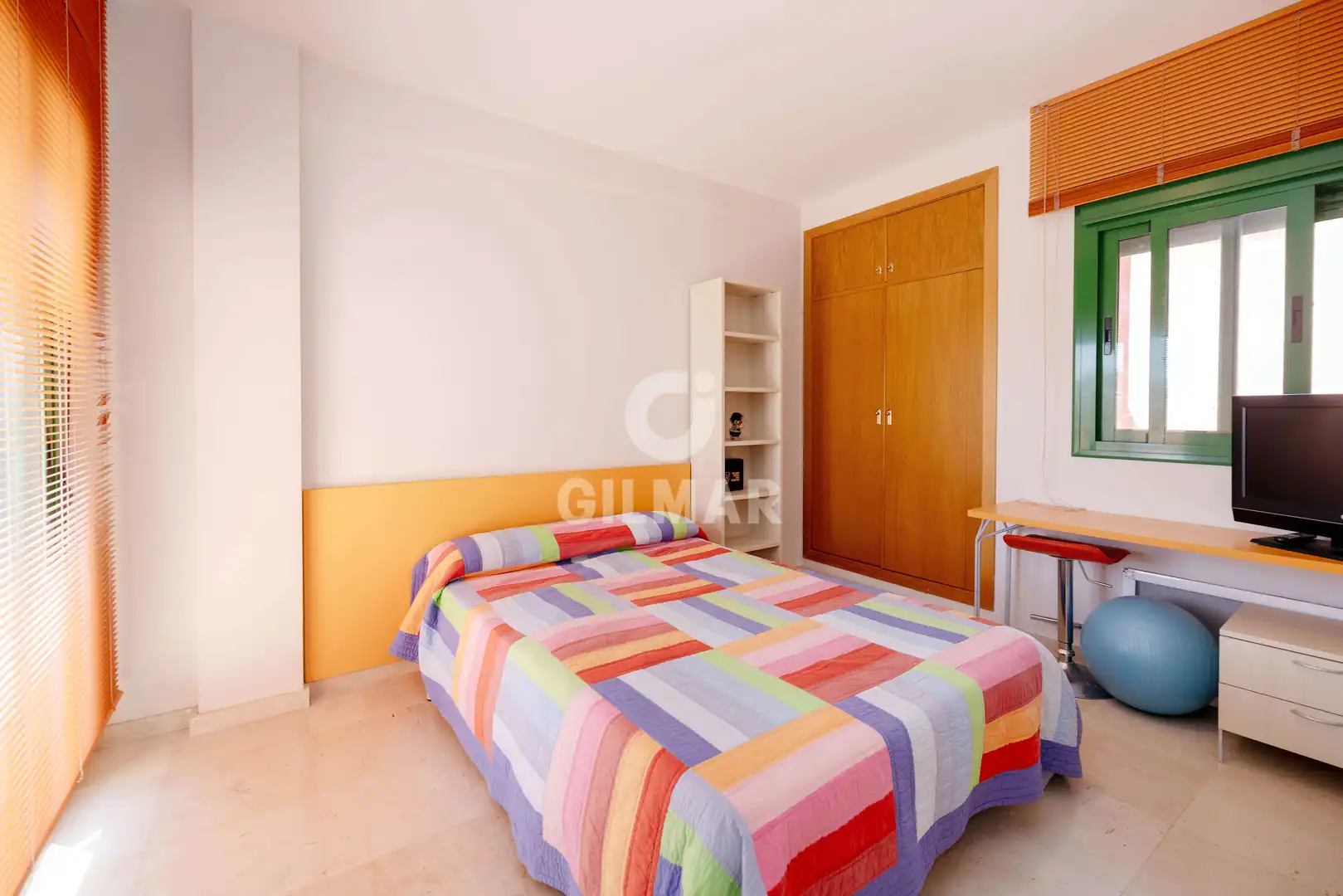 Habitación de Dúplex en venta en Fuengirola con Calefacción, Trastero y Piscina
