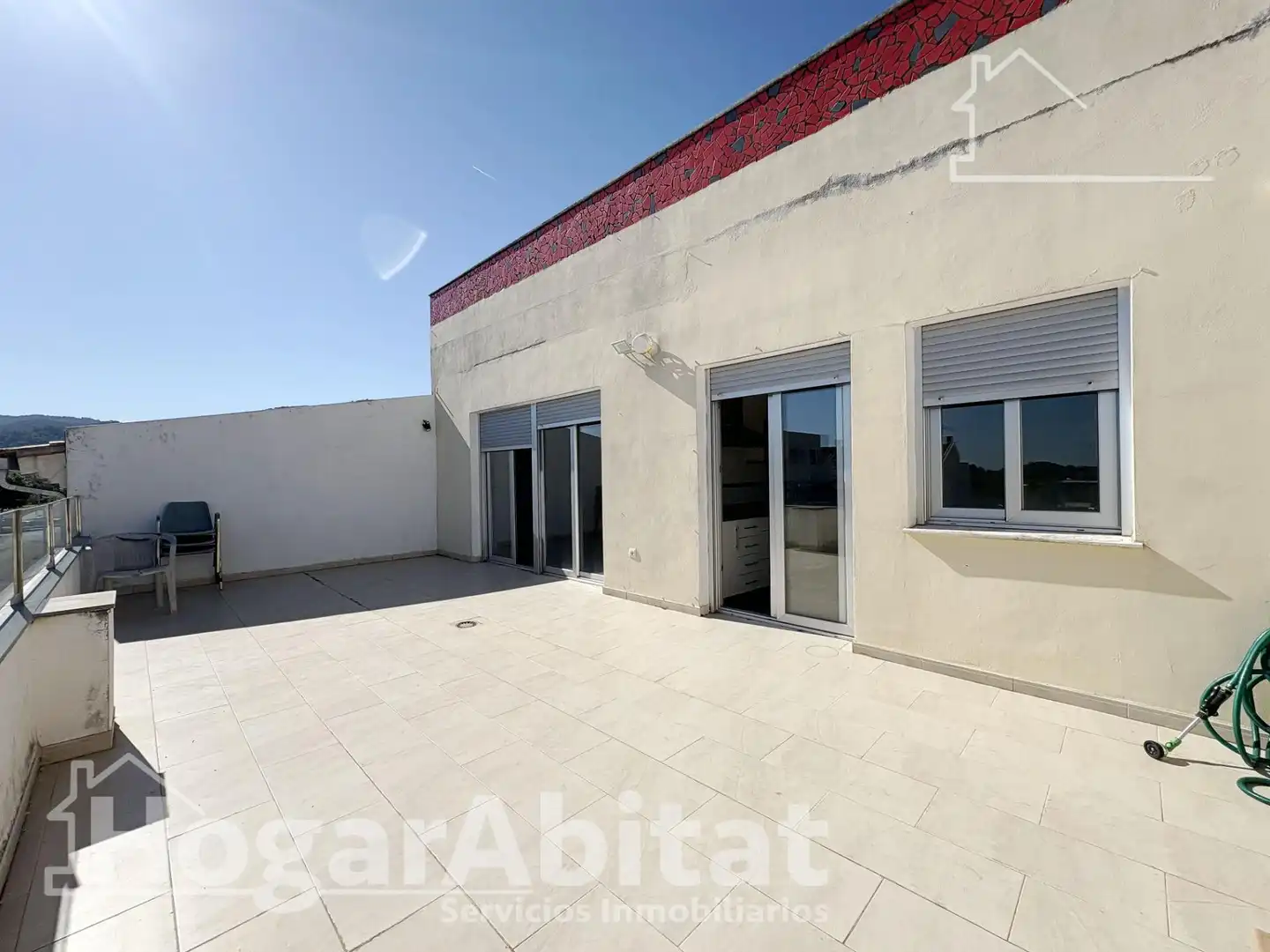 Vista exterior de Àtic en venda en Vilallonga / Villalonga amb Terrassa, Balcó i Piscina comunitària