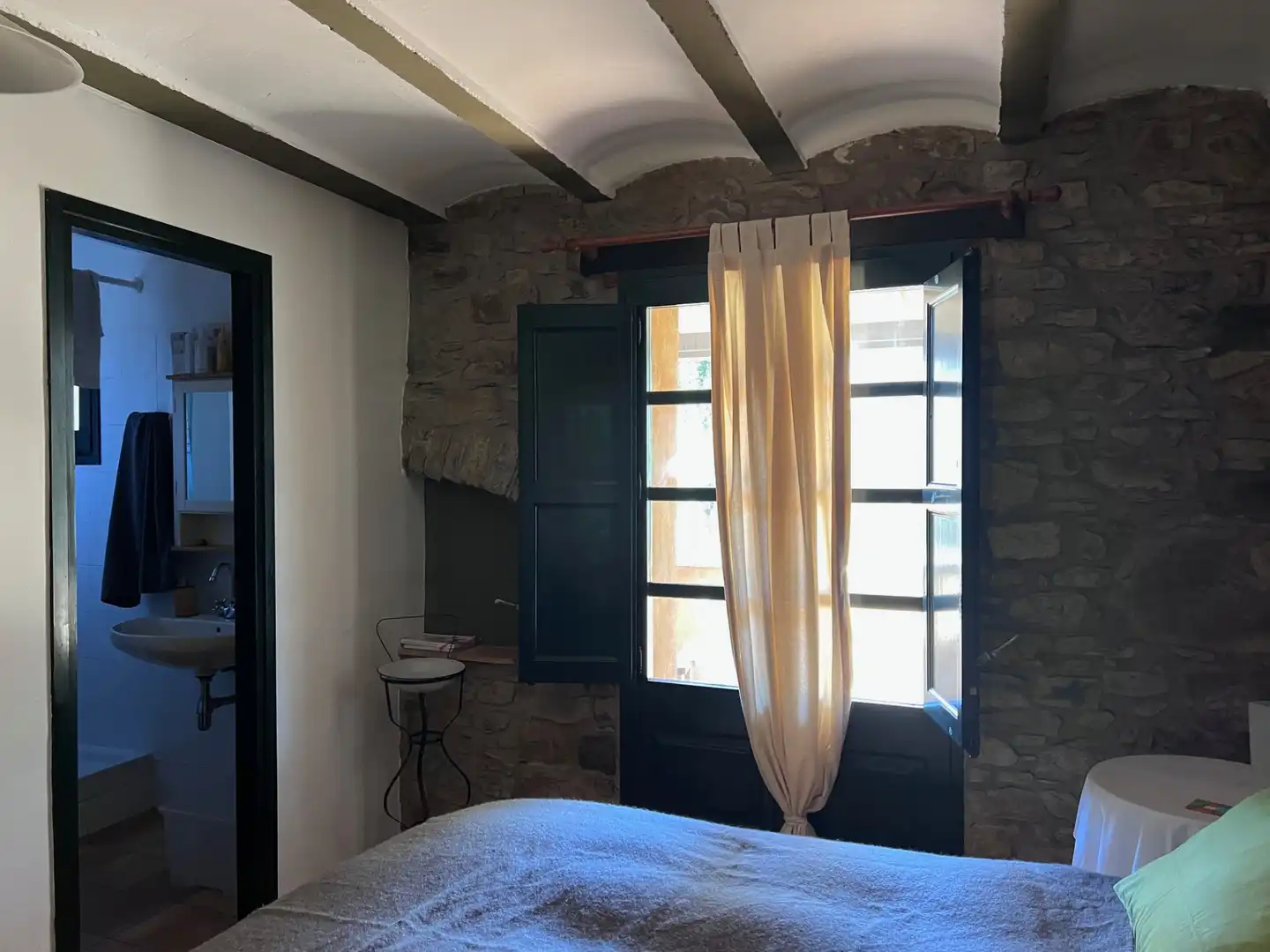 Dormitori de Finca rústica en venda en Mieres (Girona) amb Aire condicionat, Jardí privat i Parquet