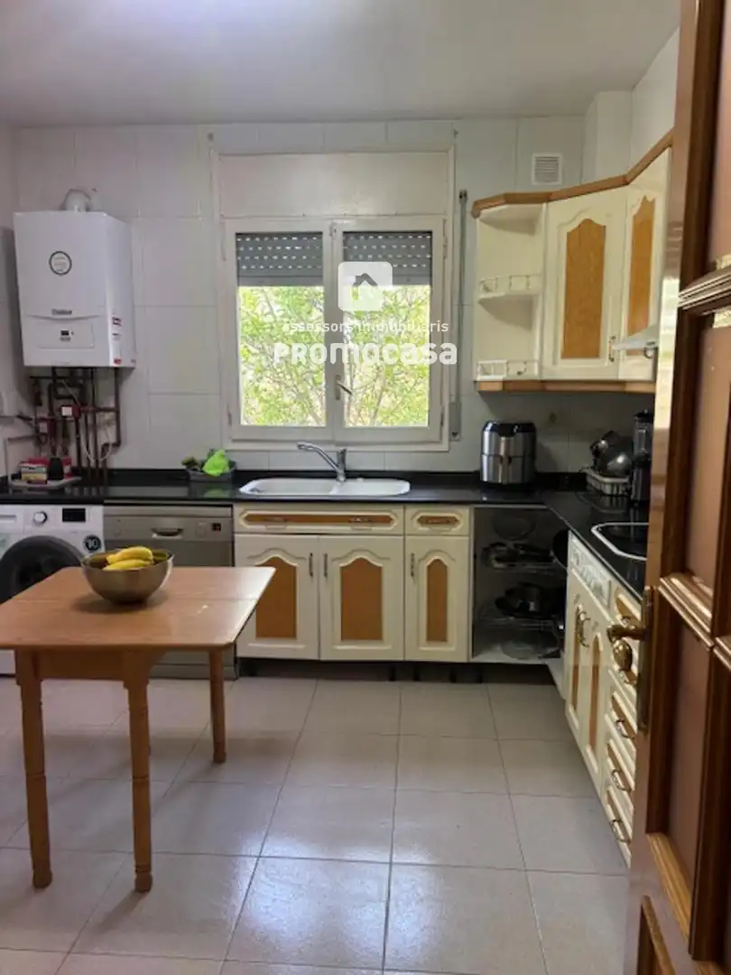 Cocina de Casa o chalet en venta en Barberà del Vallès con Calefacción, Terraza y Balcón