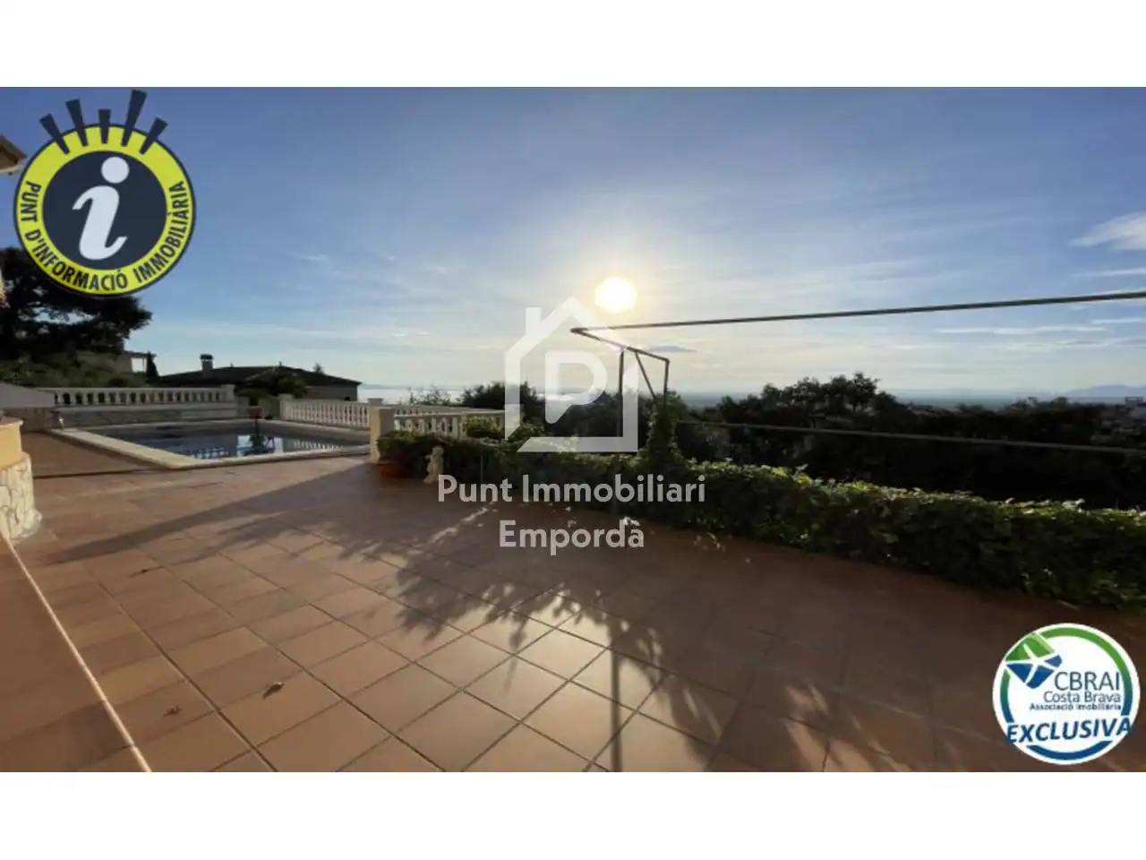 Vista exterior de Casa o xalet en venda en Roses amb Aire condicionat, Jardí privat i Terrassa