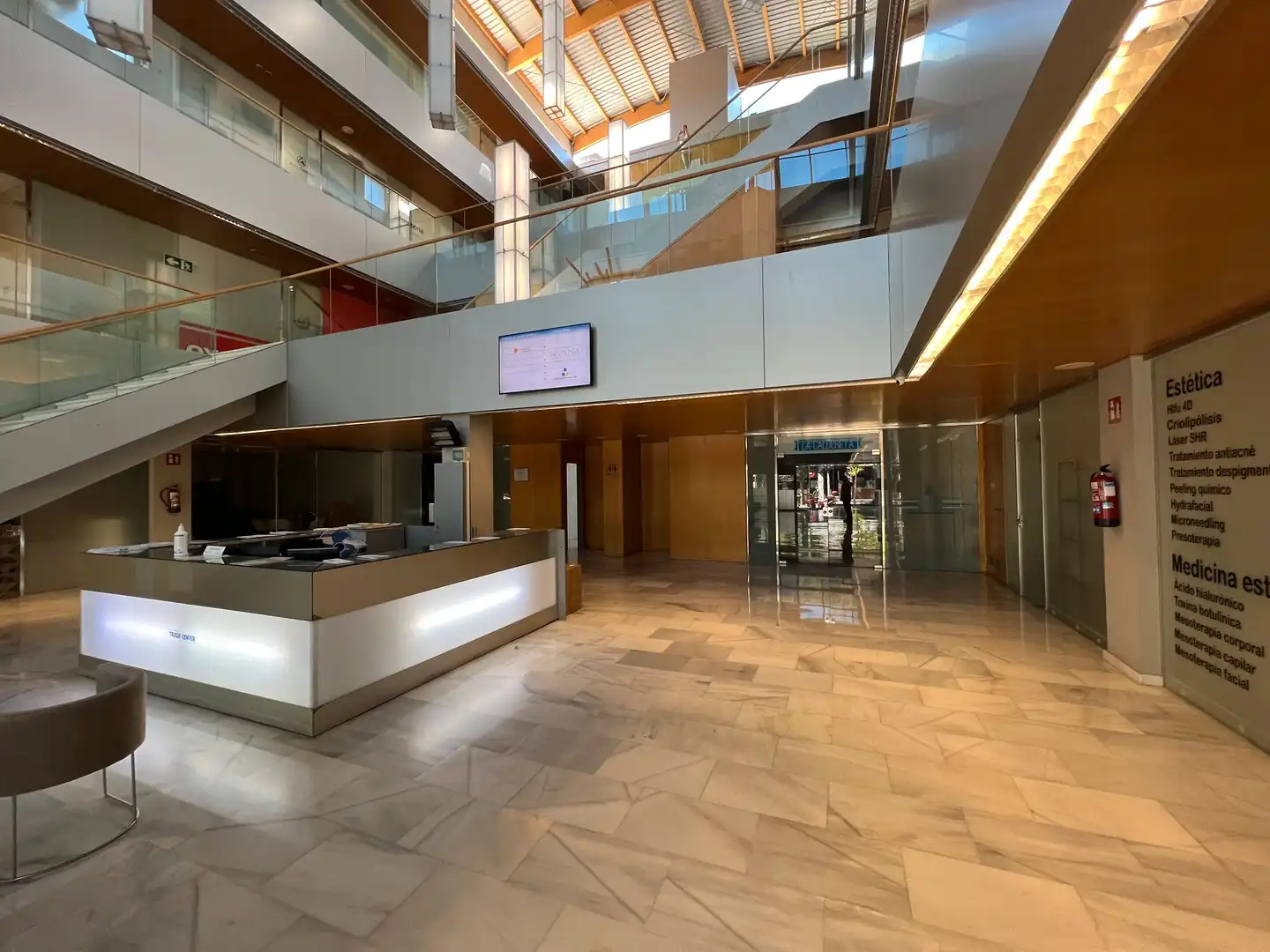 Local comercial en venta en Avinguda Corts Catalanes 5, imagen 6