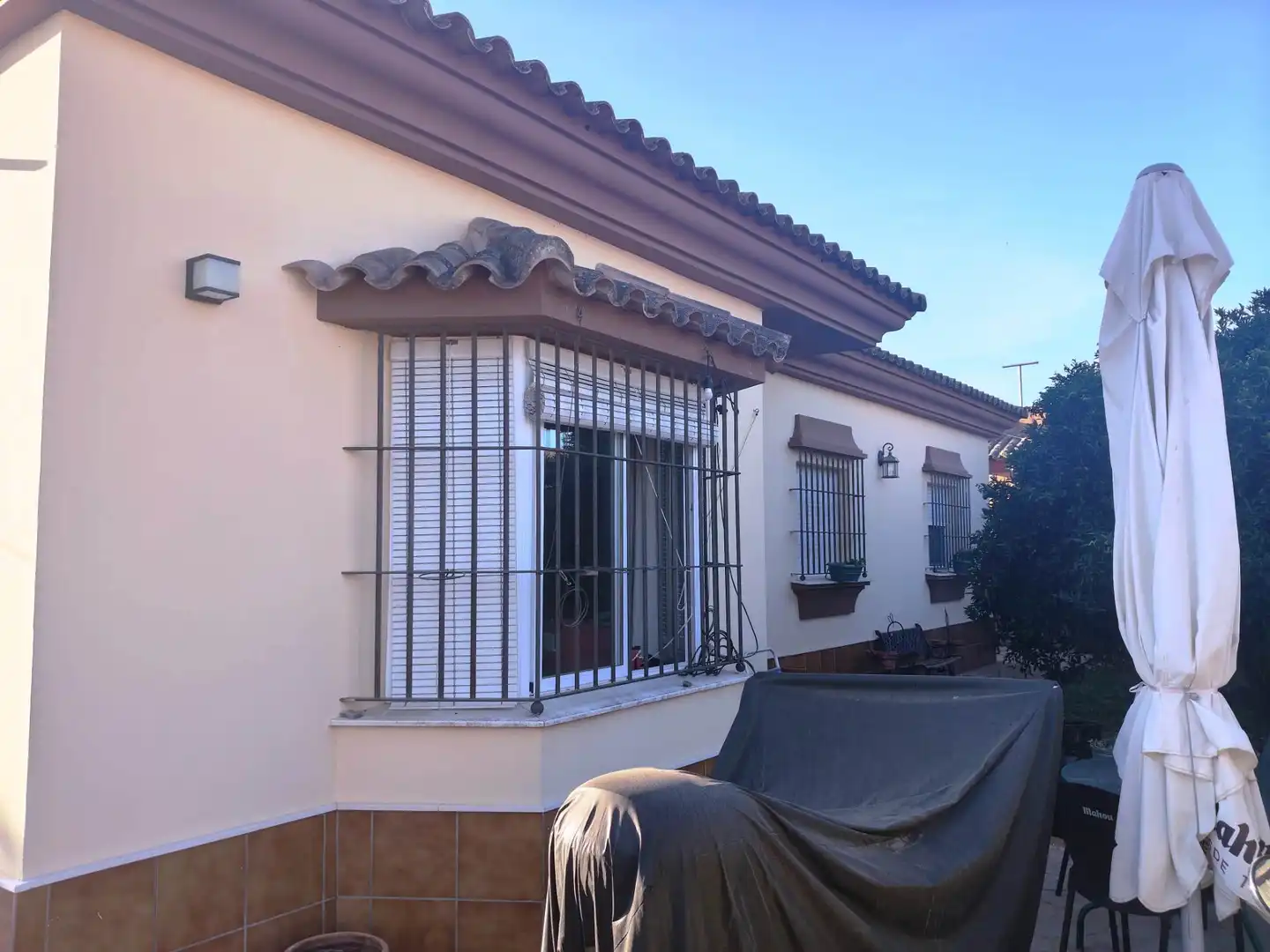 Casa rústica amb jardí en venda a Calle las Boneas 4
