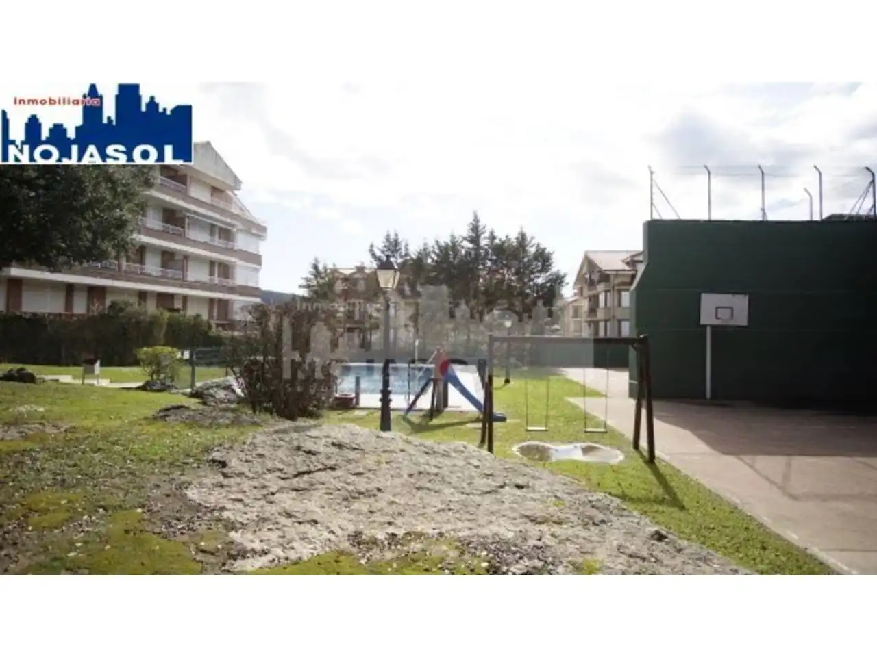 Schwimmbecken von Dachboden zur Miete in Noja mit Heizung, Terrasse und Möbliert