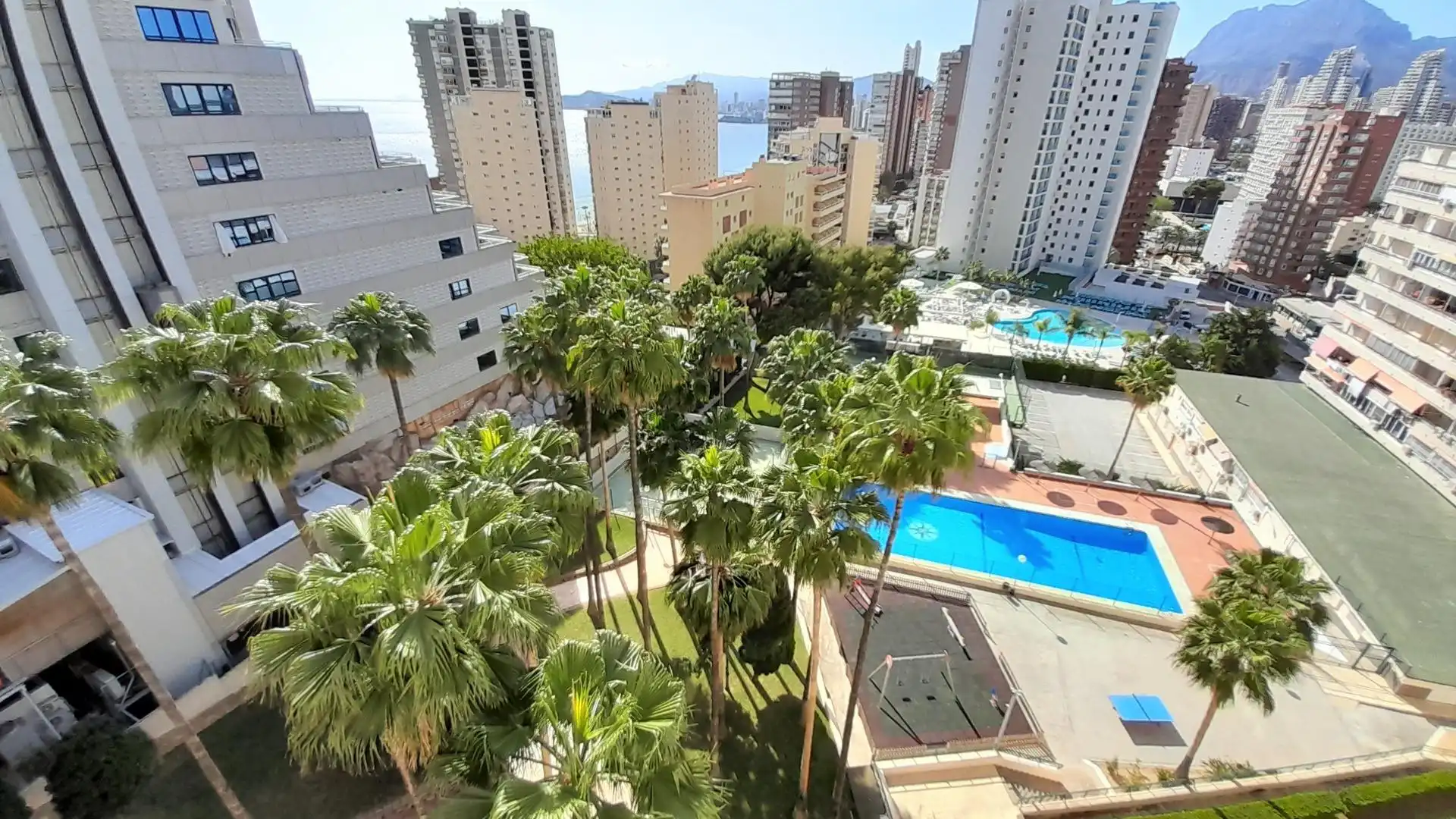 Vista exterior de Apartamento de alquiler en Benidorm con Aire acondicionado, Jardín privado y Amueblado