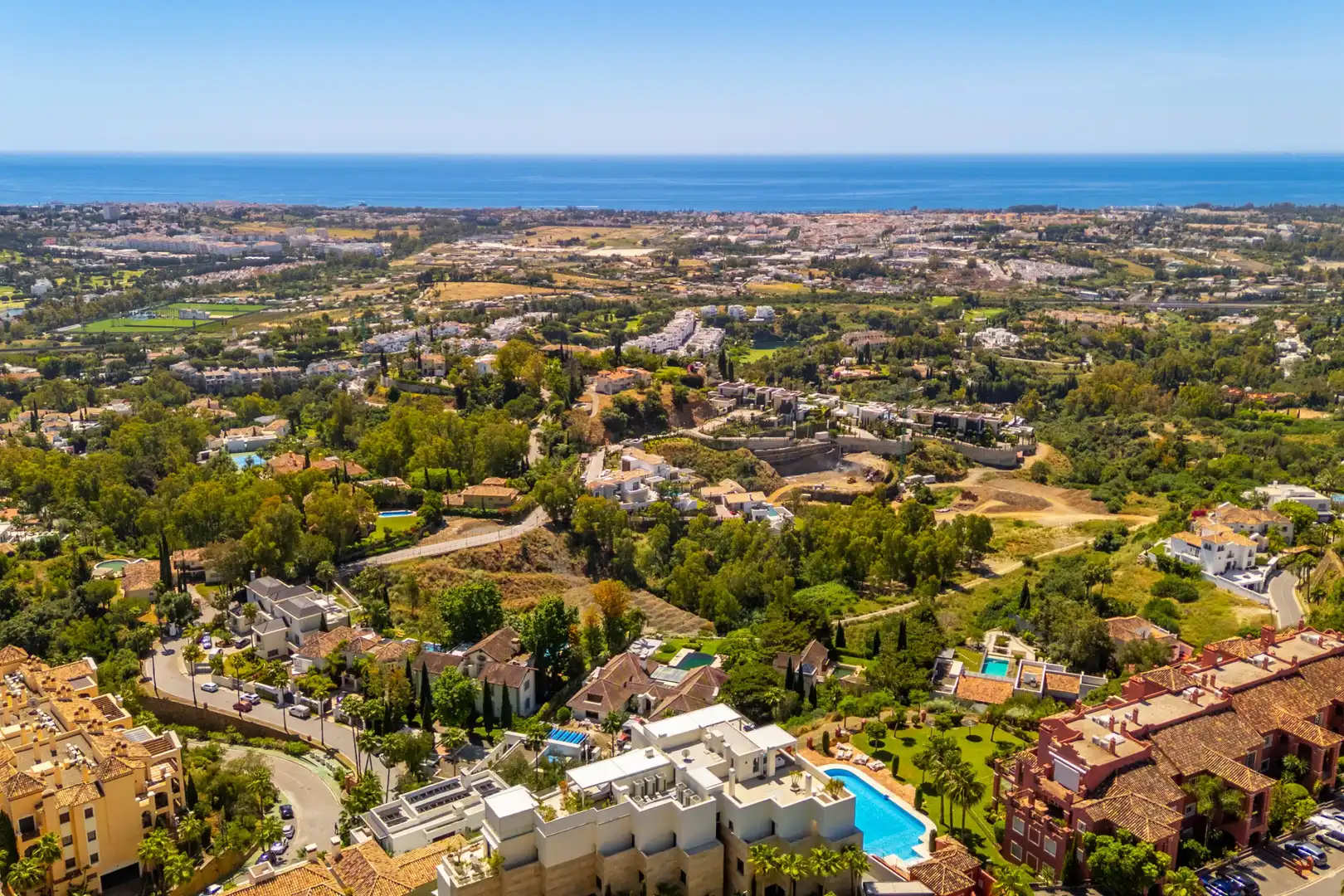 Vista exterior de Apartamento en venta en Benahavís con Aire acondicionado, Terraza y Trastero