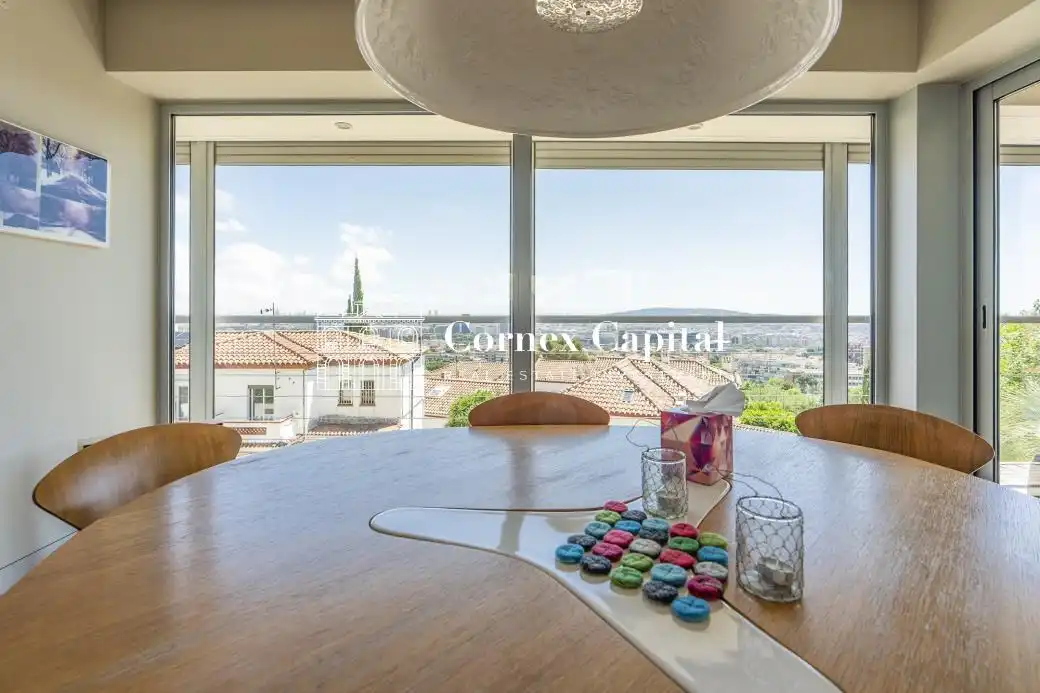 Menjador de Casa o xalet en venda en Barcelona amb Aire condicionat, Calefacció i Jardí privat