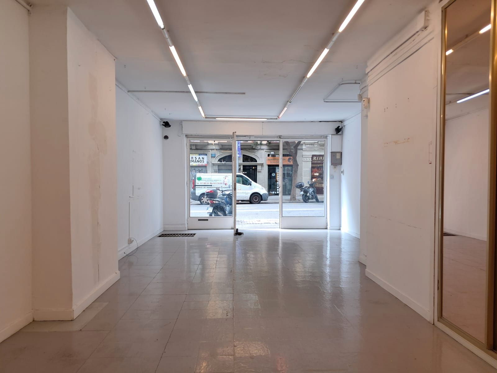 Local de lloguer en  Barcelona Capital