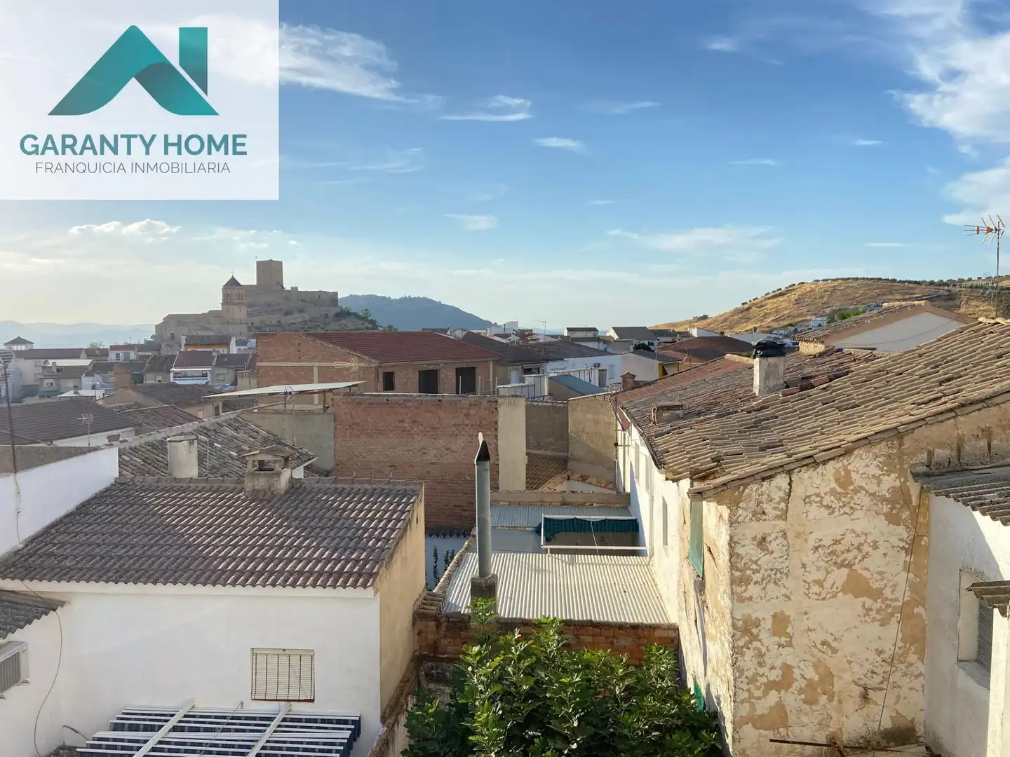 Vista exterior de Casa o xalet en venda en Alcaudete amb Aire condicionat, Terrassa i Traster