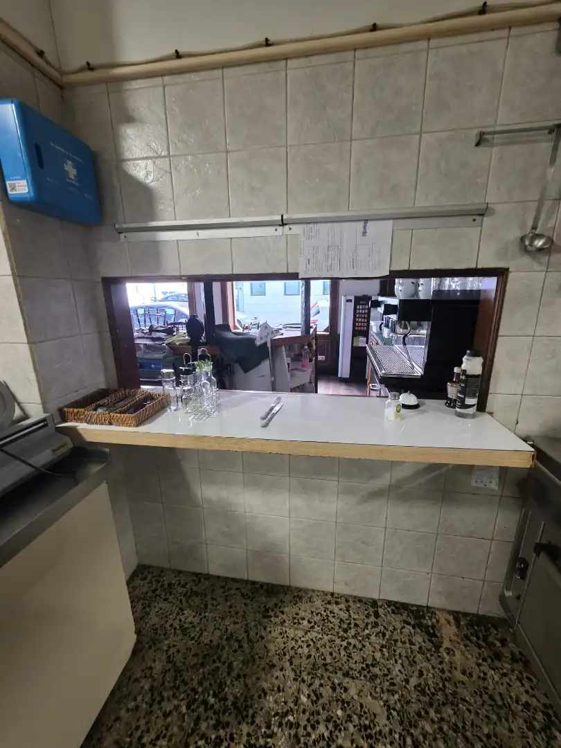 Cuina de Local de lloguer en Narón amb Moblat