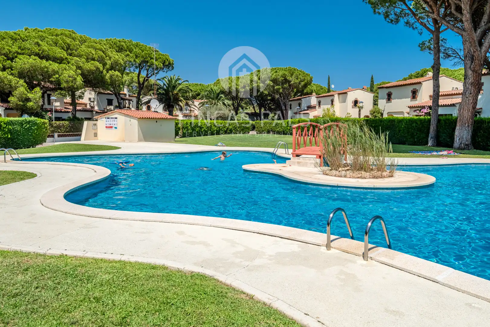 Piscina de Casa adosada en venda en Pals amb Aire condicionat, Calefacció i Jardí privat