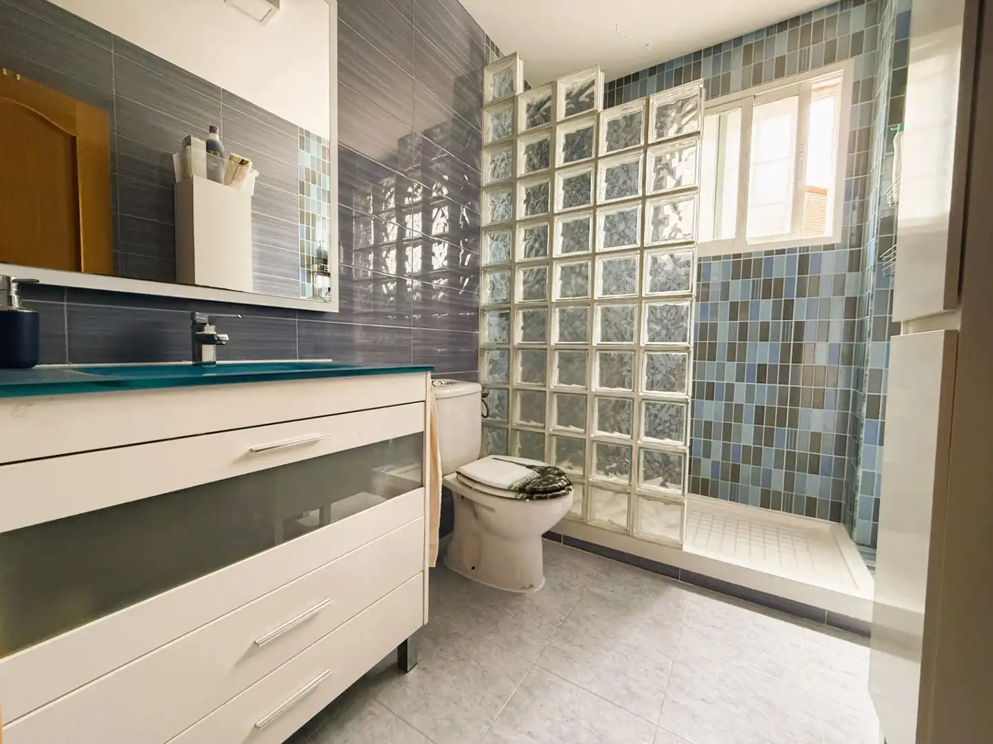 Bathroom of Detached homes for sale in Arganda del Rey  with Air Conditioner, Heating and Swimming Pool