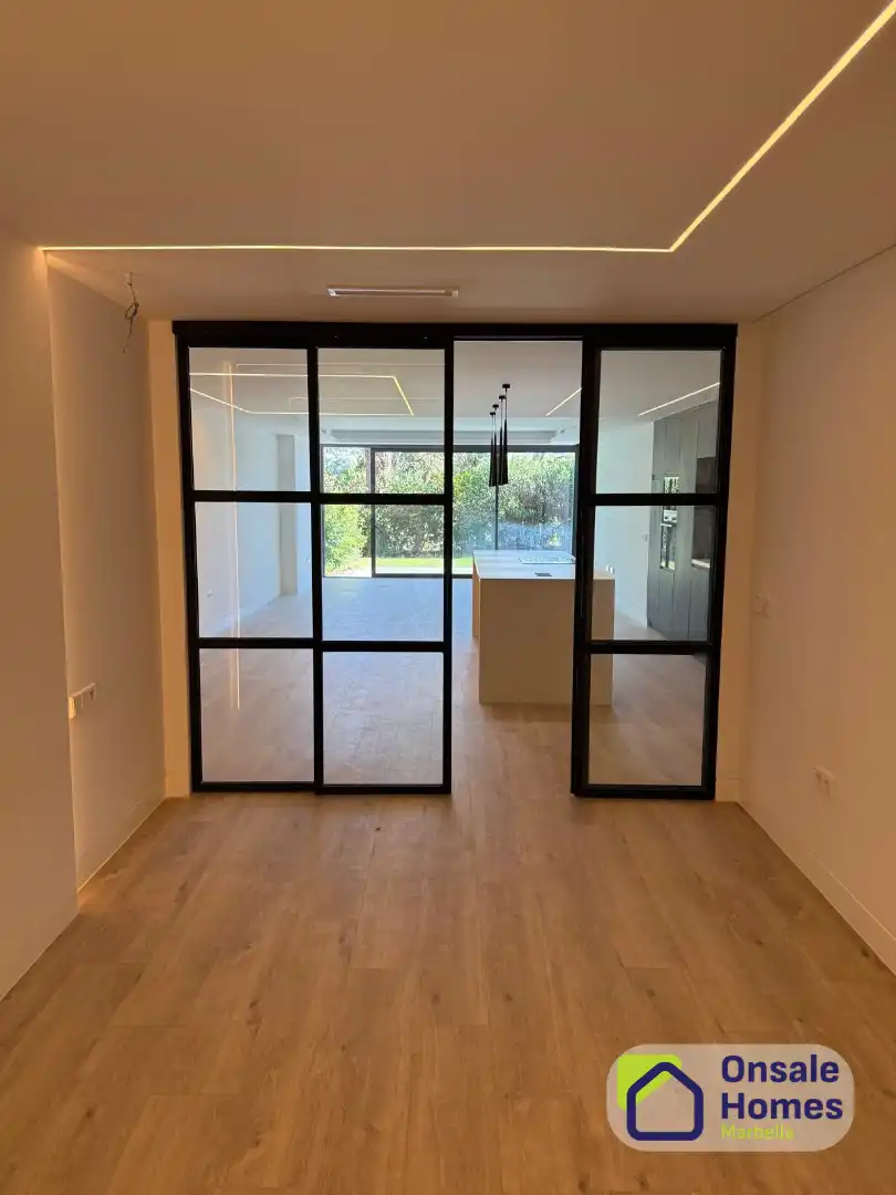 Apartament amb jardí en venda a Nueva Andalucía, imagen 7
