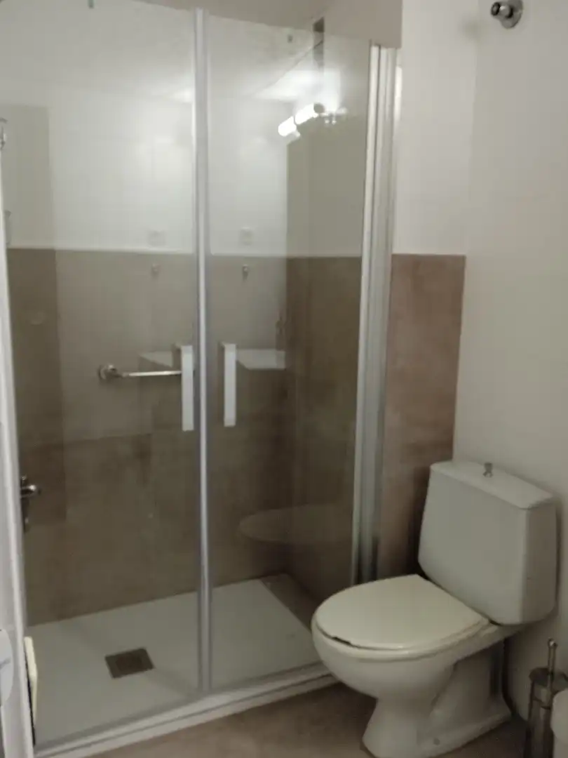 Baño de Estudio en venta en Pineda de Mar con Parquet, Amueblado y Horno