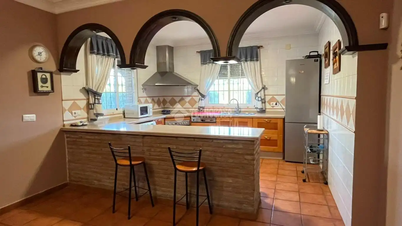Casa rústica en venda a Carmona, imagen 6