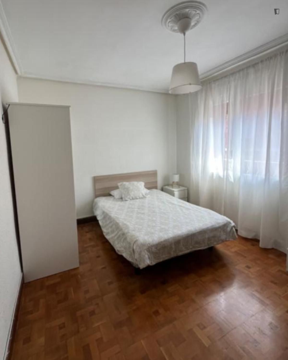 Schlafzimmer von Wohnungen zur untervermieten in  Pamplona / Iruña mit Heizung, Möbliert und Ofen