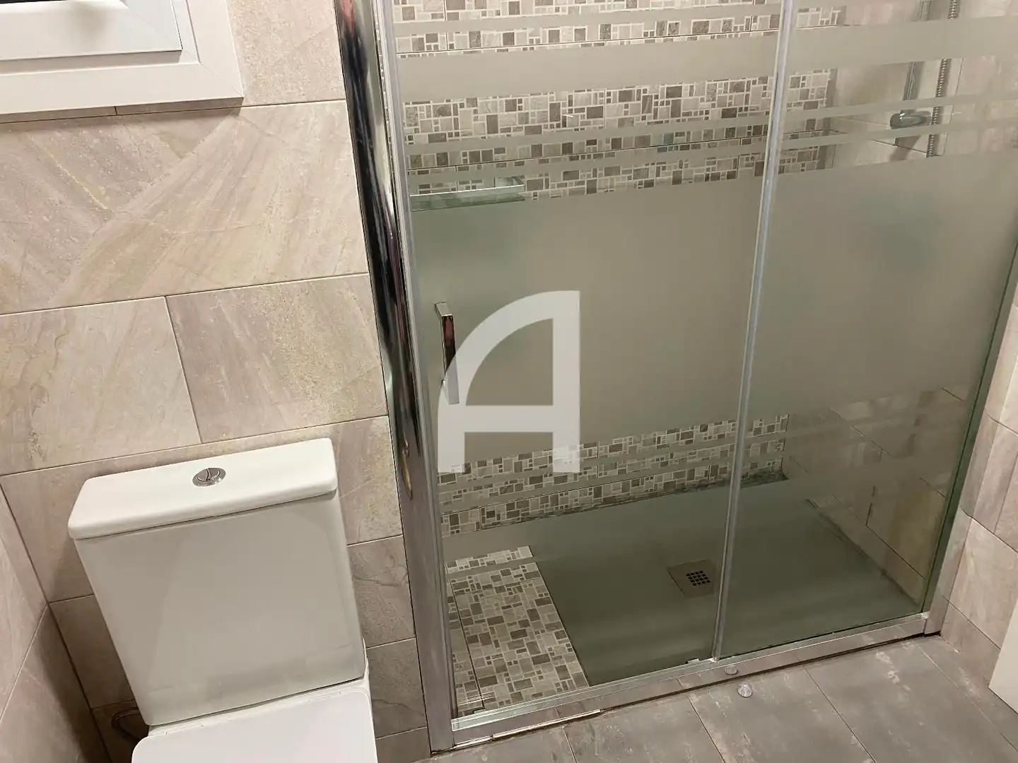 Bathroom of Flat for sale in Terrassa  with Air Conditioner, Heating and Terrace