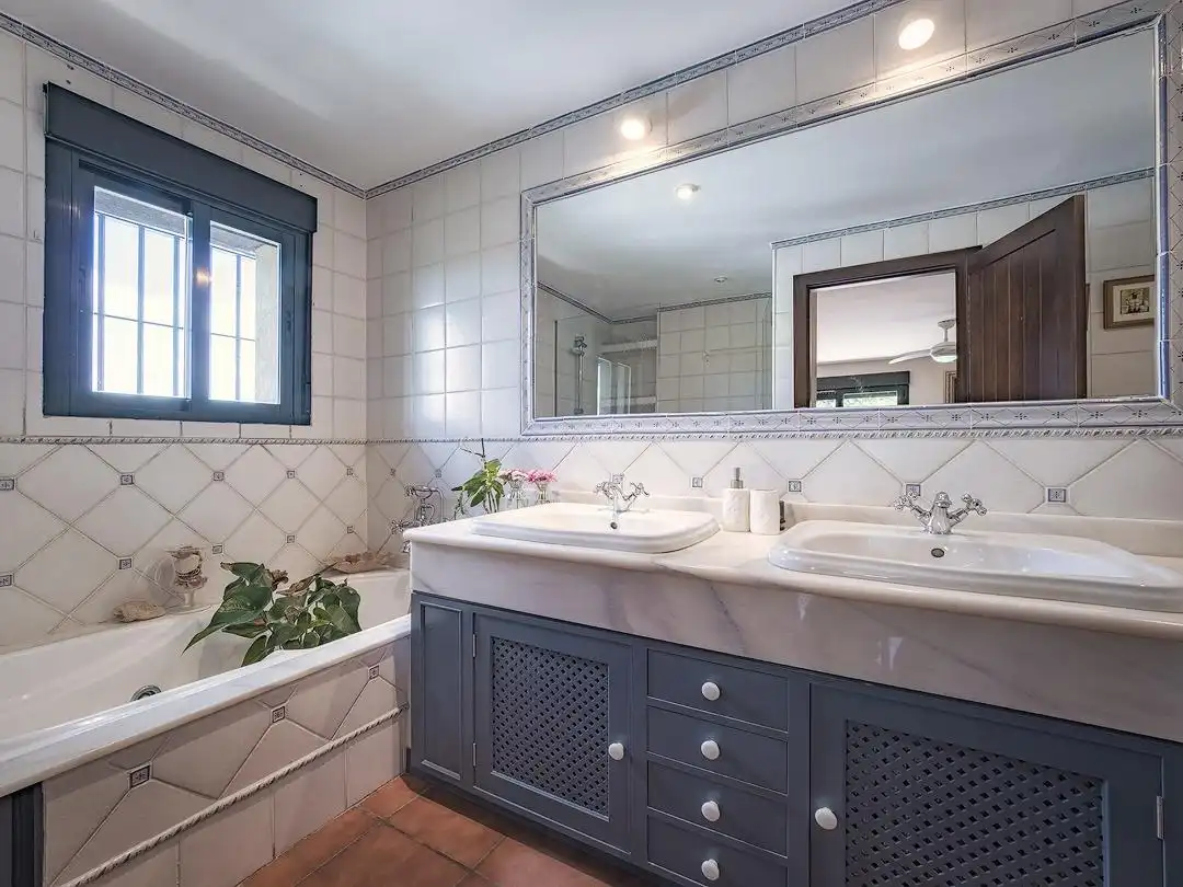 Baño de Casa o chalet en venta en Torrelodones con Aire acondicionado, Calefacción y Jardín privado