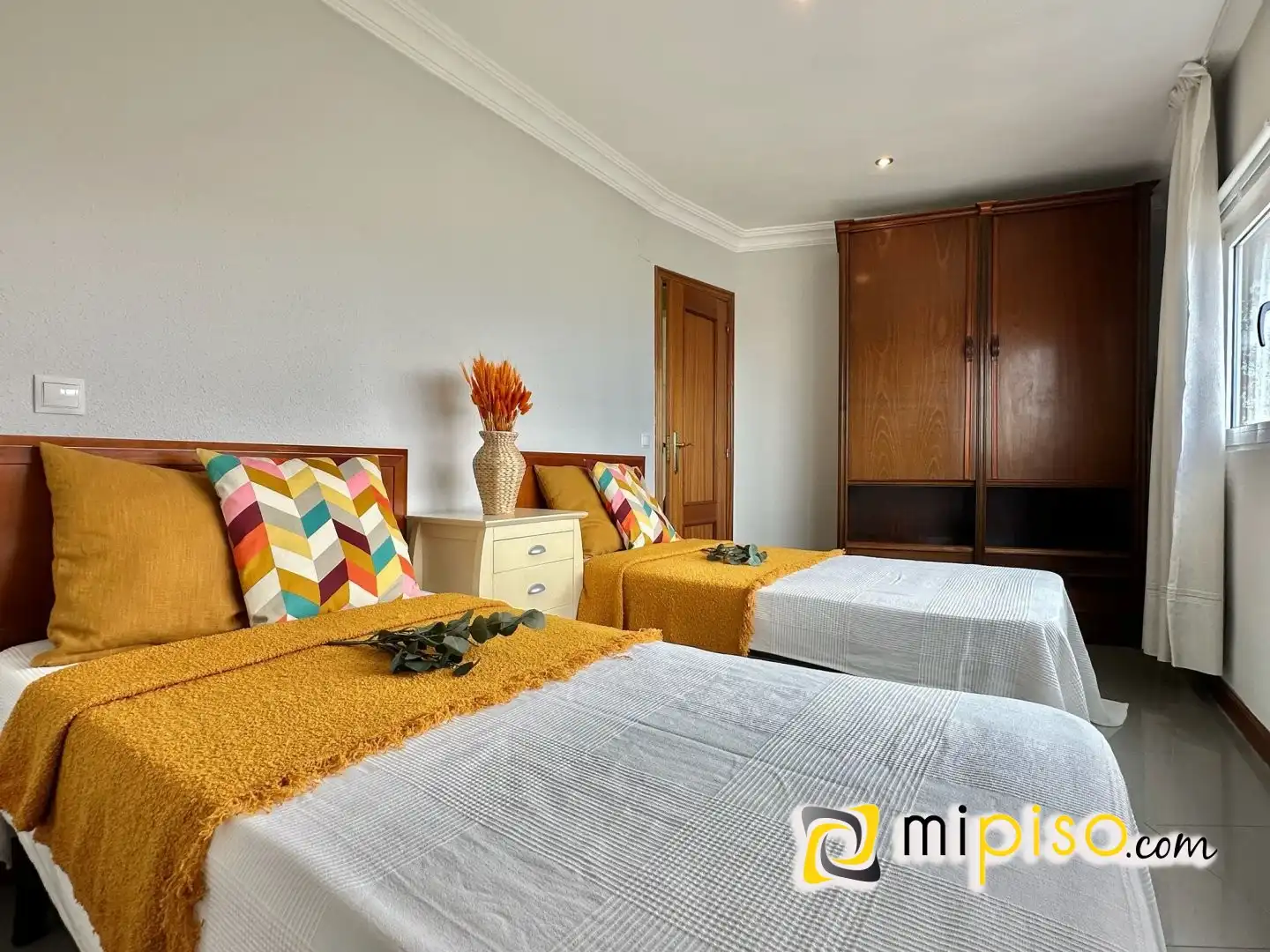 Bedroom of Flat for sale in Laredo  with Furnished