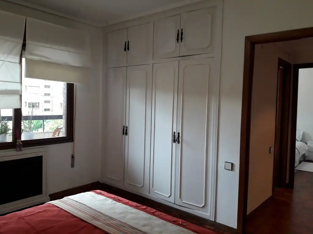 Habitación de Piso de alquiler en Oviedo  con Calefacción, Terraza y Amueblado