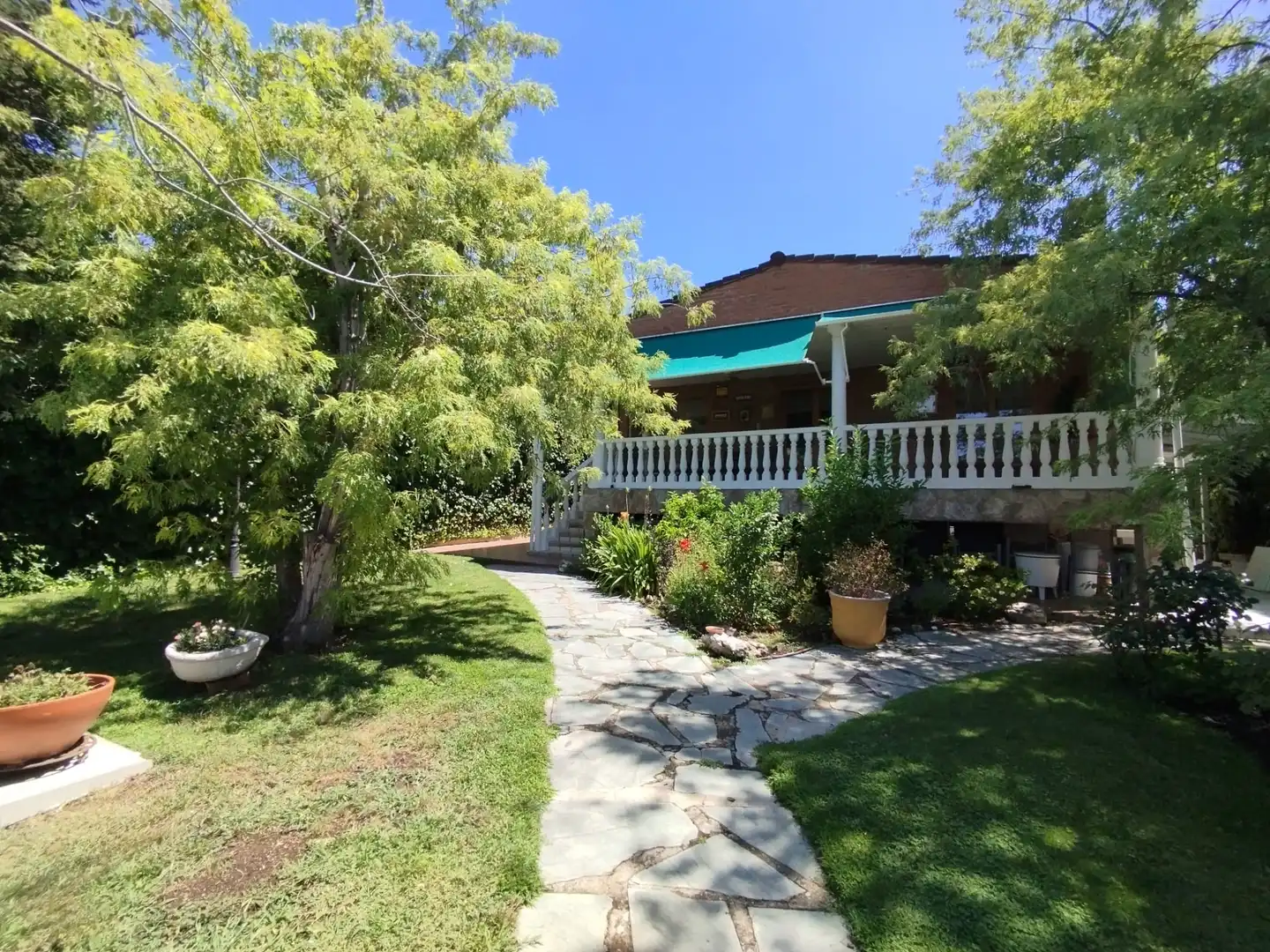 Vista exterior de Casa o chalet en venta en Rivas-Vaciamadrid con Aire acondicionado, Calefacción y Jardín privado