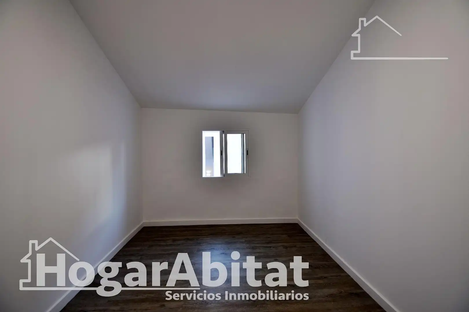 Bedroom of Houses for sale in Tavernes de la Valldigna  with Parquet flooring and Terrace