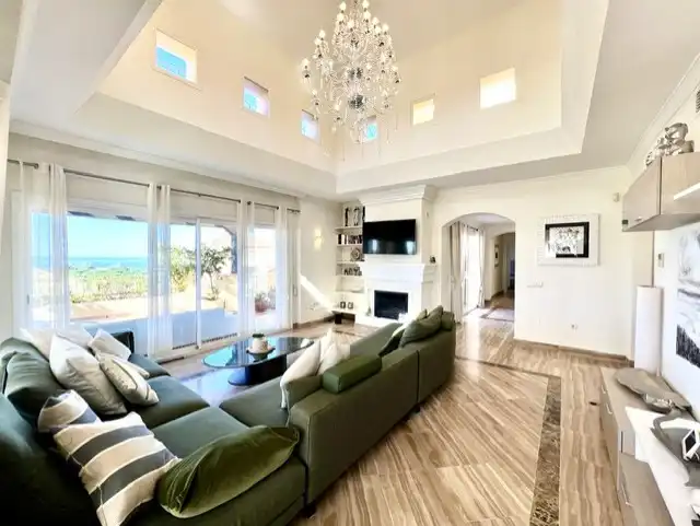 Wohnzimmer von Dachboden zum Verkauf in Marbella mit Klimaanlage, Heizung und Terrasse