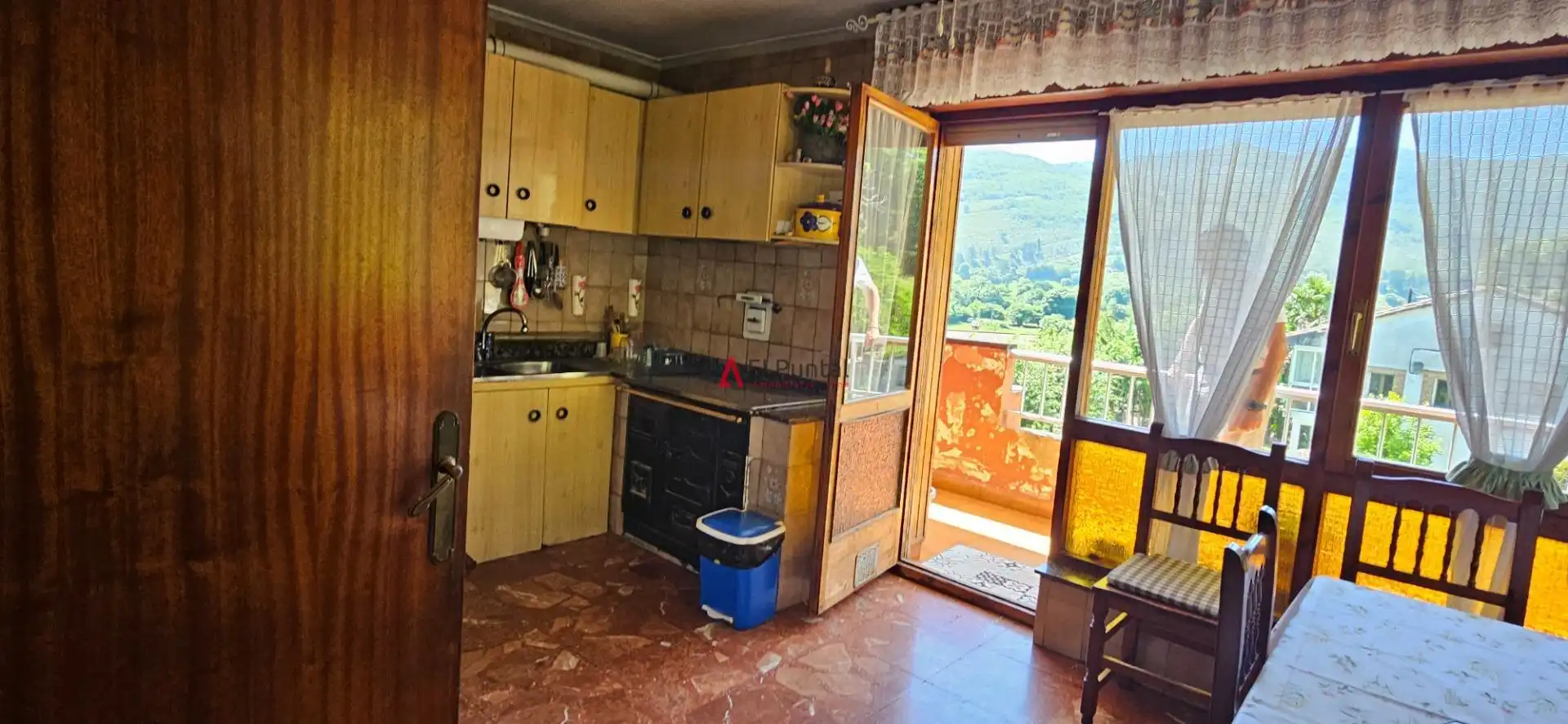 Casa rústica amb terrassa en venda a Voto, imagen 26