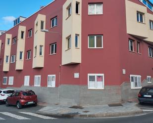 Vista exterior de Pis en venda en Telde amb Traster i Moblat