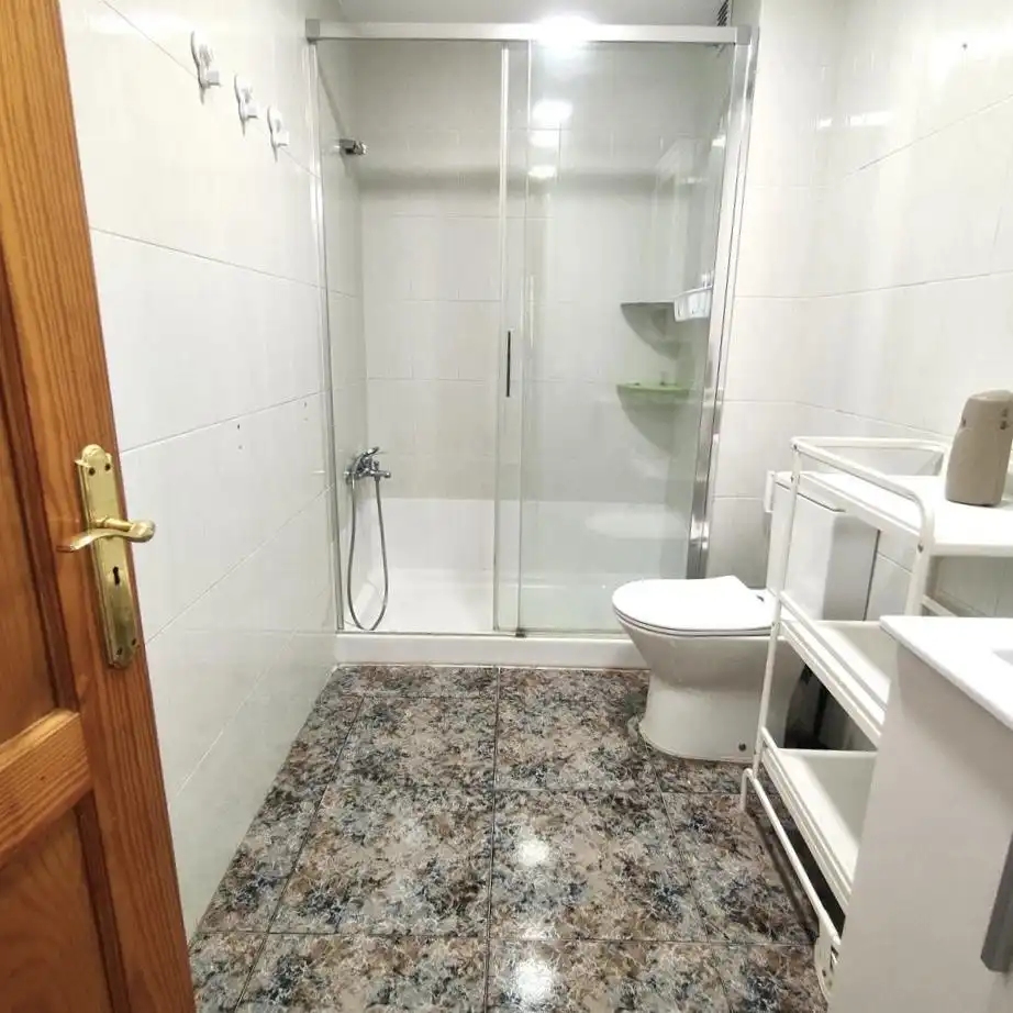 Bany de Apartament de lloguer en Telde amb Traster i Moblat